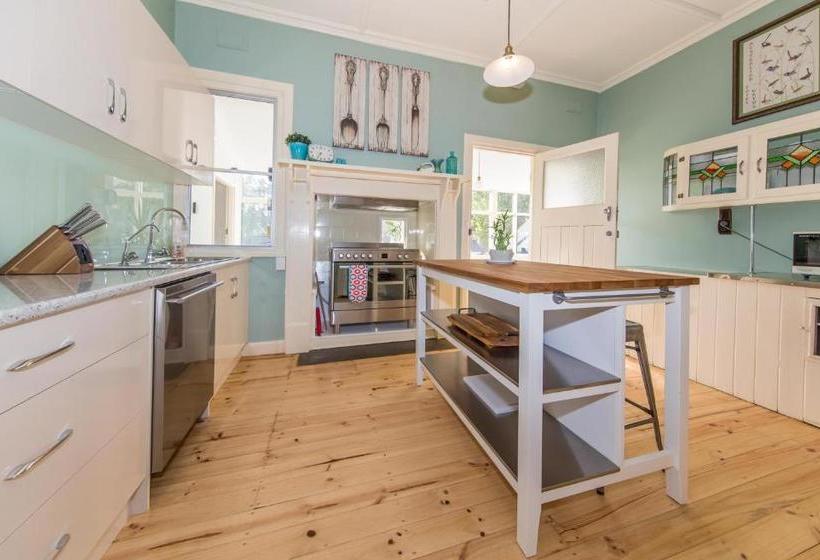 Tanunda S Magpie House