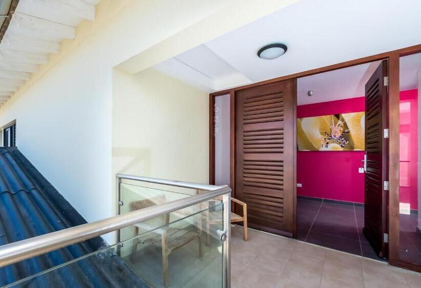 Delfins Beach Resort