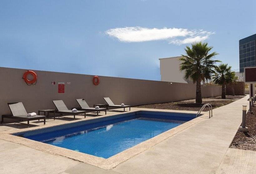 בית מלון כפרי Extended Suites Tijuana Macroplaza