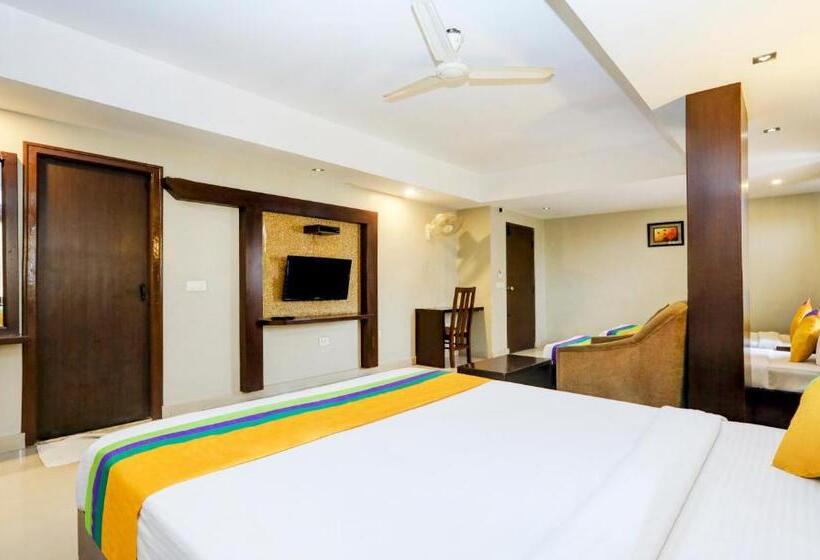 ホテル Itsy By Treebo  Greenwood Inn And Suites