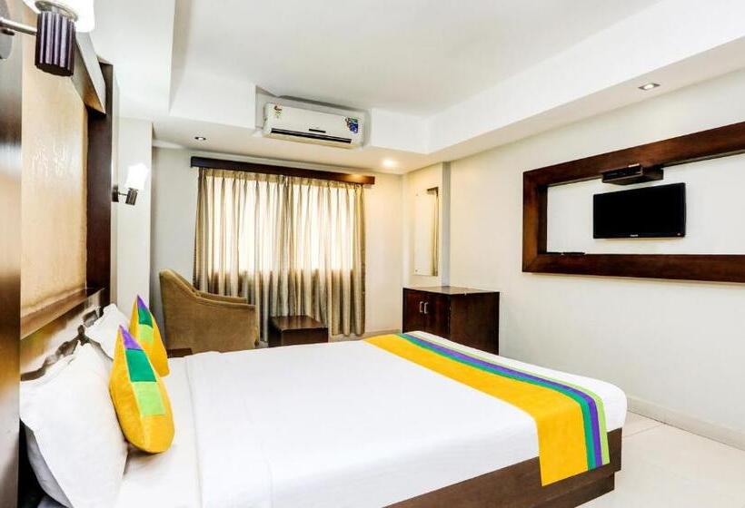 ホテル Itsy By Treebo  Greenwood Inn And Suites