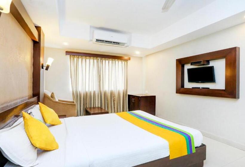 ホテル Itsy By Treebo  Greenwood Inn And Suites