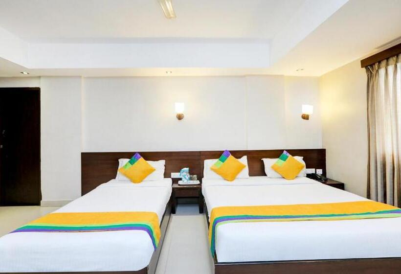 ホテル Itsy By Treebo  Greenwood Inn And Suites