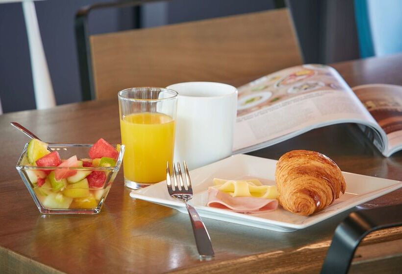 ホテル Kyriad Pontarlier