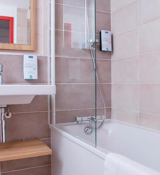 ホテル Kyriad Pontarlier