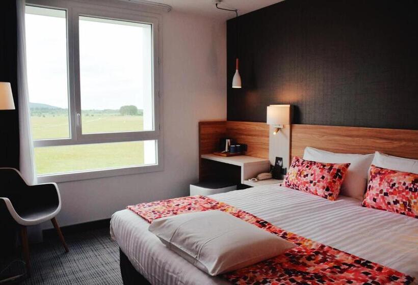 ホテル Kyriad Pontarlier