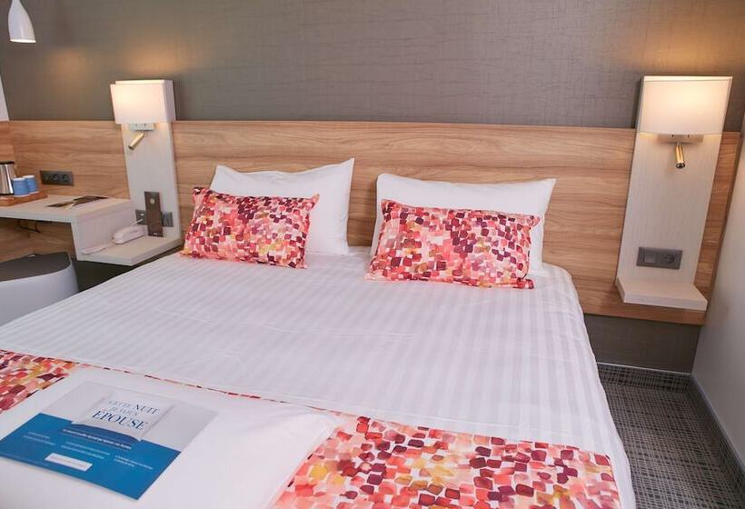 酒店 Kyriad Pontarlier