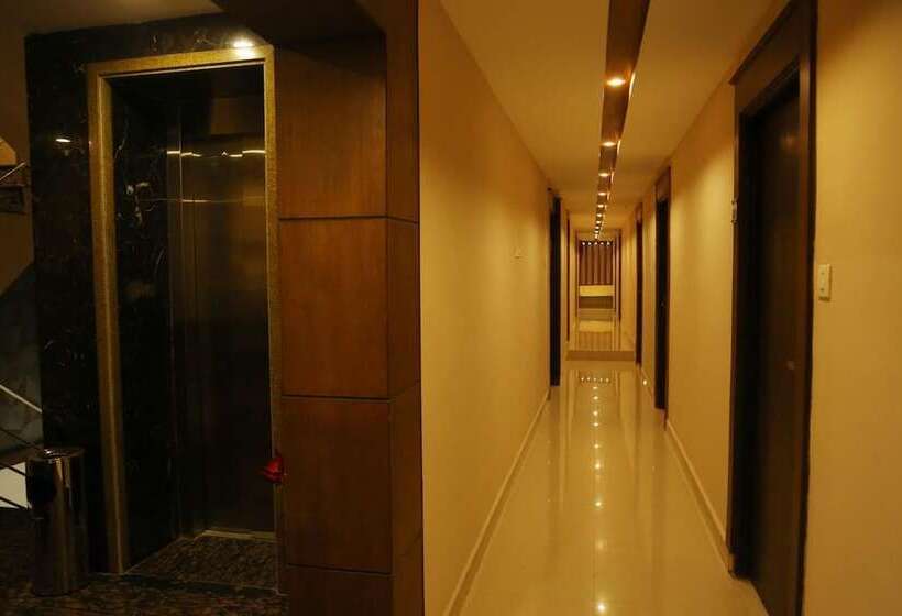 هتل Santhi Bhavan