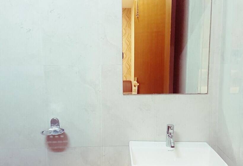 هتل Santhi Bhavan