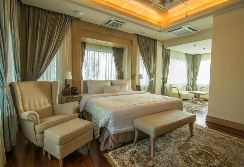 استراحتگاه Royale Chulan Cherating Villa