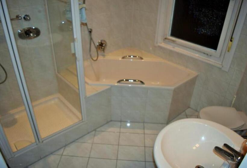 호스텔 Monteurzimmer Kirchheim Teck