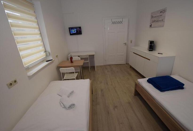 호스텔 Monteurzimmer Kirchheim Teck