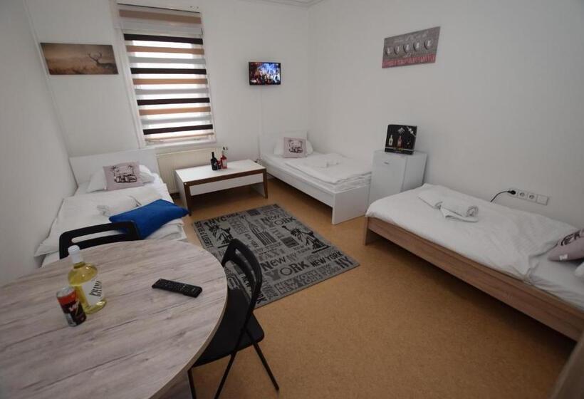 호스텔 Monteurzimmer Kirchheim Teck