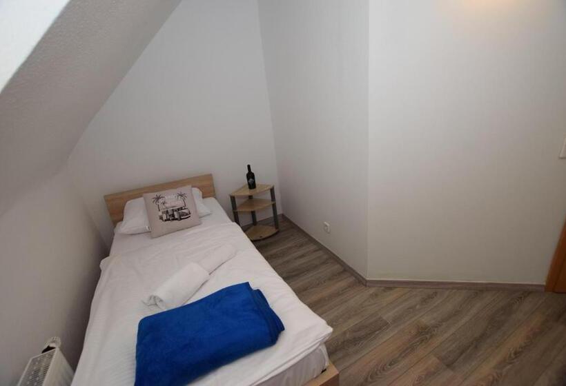 호스텔 Monteurzimmer Kirchheim Teck