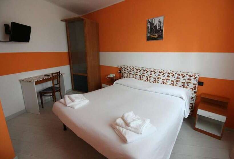 فندق Albergo Ristorante La Bussola