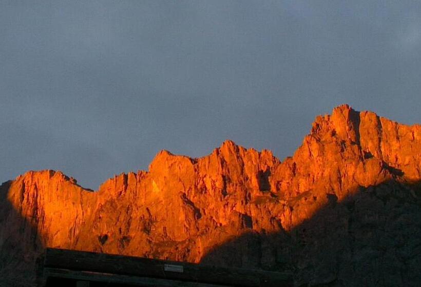 ホテル Berghaus Sulzfluh