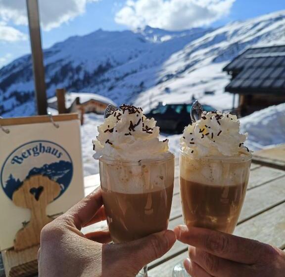 ホテル Berghaus Sulzfluh