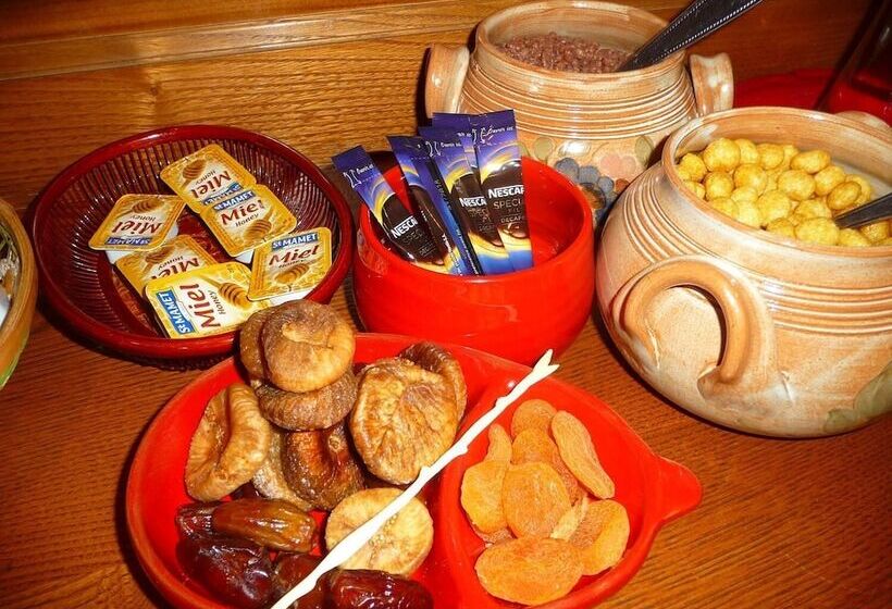 ホテル Hôtel Chante Perdrix