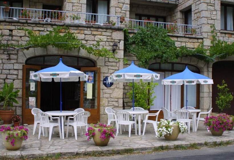 ホテル Hôtel Chante Perdrix