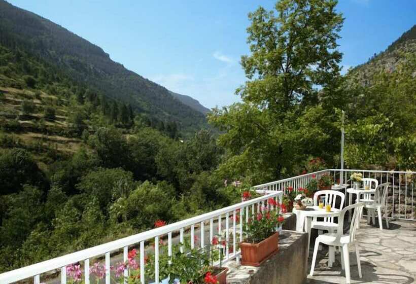 ホテル Hôtel Chante Perdrix