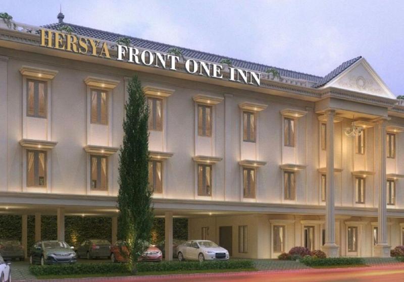 酒店 Hersya Front One Inn Surabaya