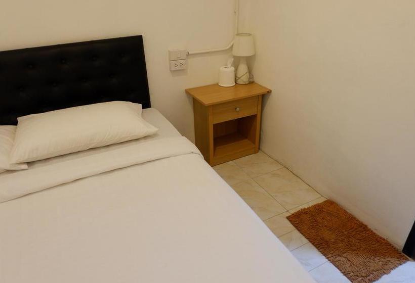 Lipe Hostel