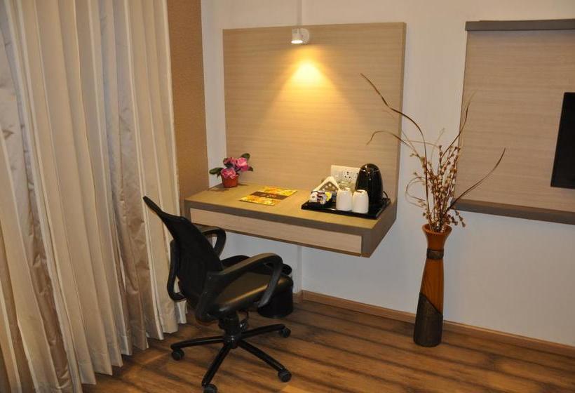 Mango Hotels Tansha Regal