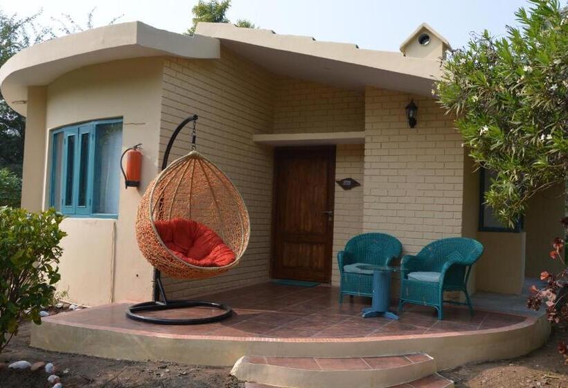 Acorn Hideaway Resort & Spa