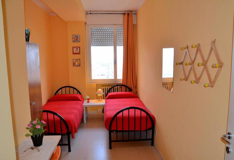 تختخواب و صبحانه Bed&Breakfast Nice House