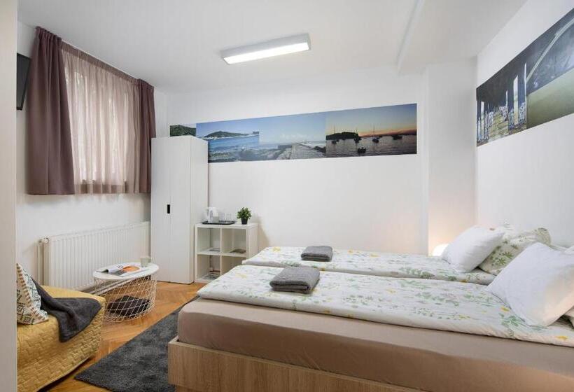 Hostel Bureau
