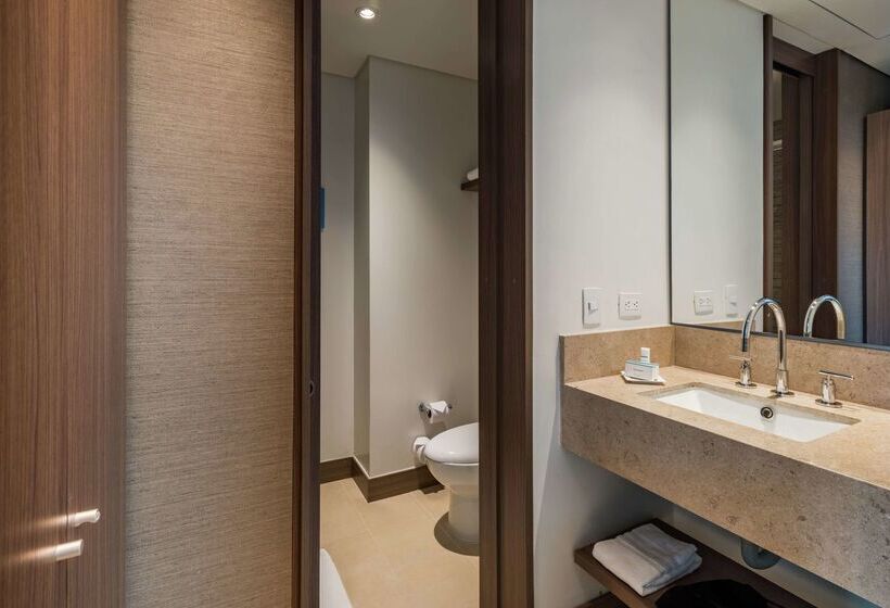 Hotel Hampton By Hilton Bogota Airport