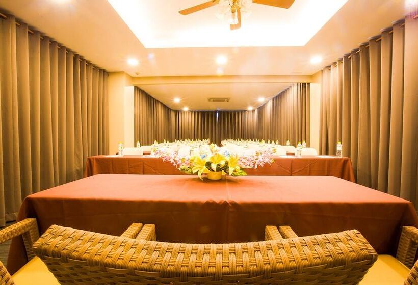 هتل Romantic Khon Kaen