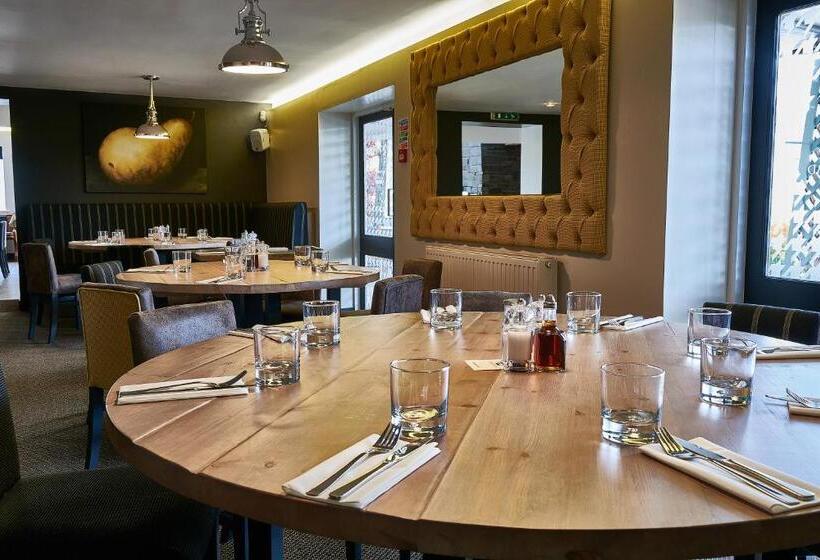 هتل The Queens Head