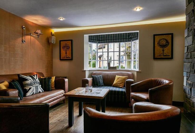 هتل The Queens Head