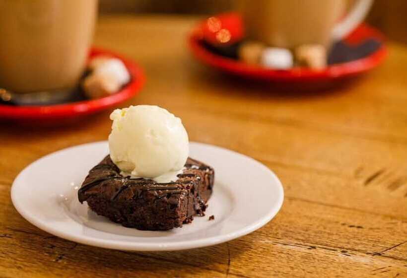 هتل The Townhouse Sutton