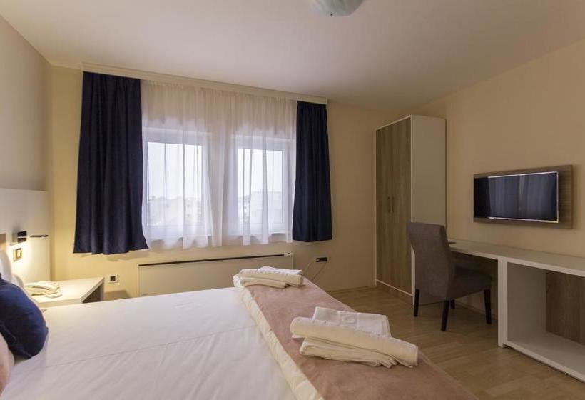 Airport Hotel Garni