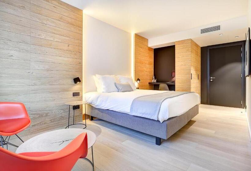 R Hotel Experiences