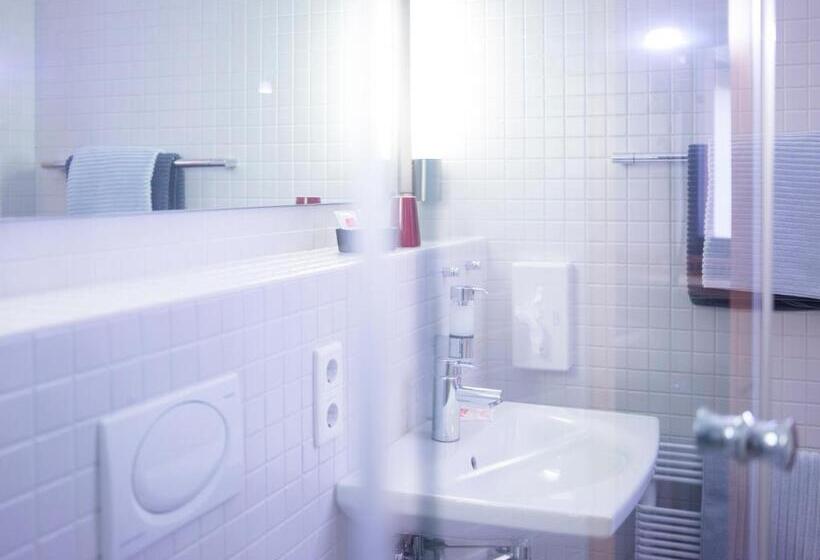 هتل Tagungshaus Himmelspforten   Self Check In
