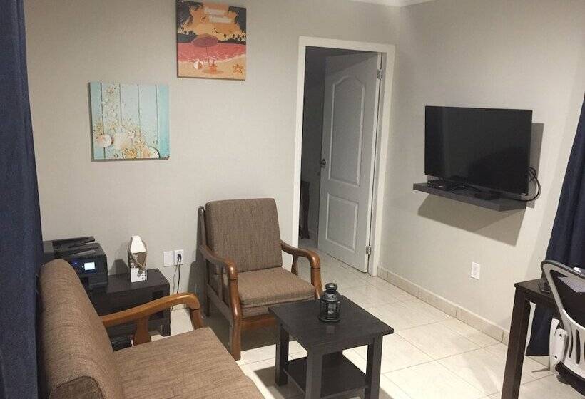 تختخواب و صبحانه The Pier Beach Inn & Suites