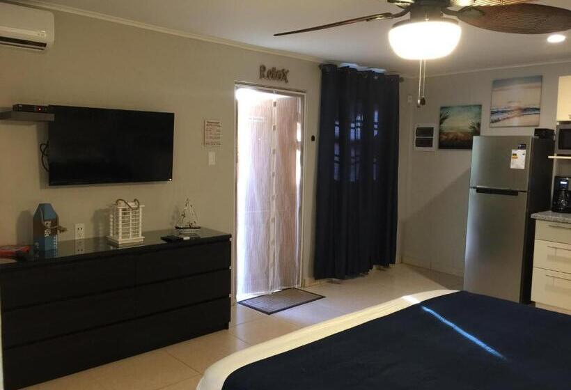 تختخواب و صبحانه The Pier Beach Inn & Suites
