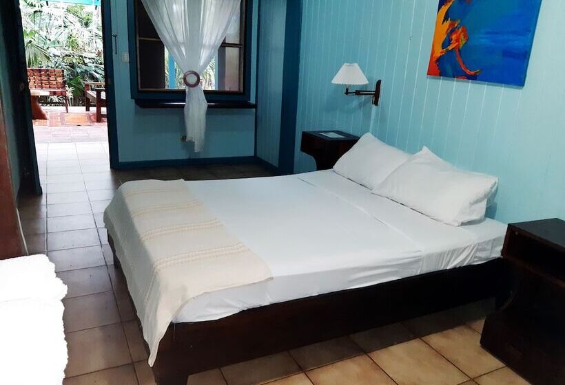 فندق Lapalapa Beachfront