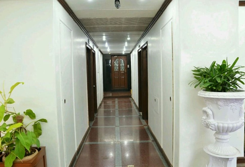 فندق Mogul Palace   Near Masjid Bunder Mumbai