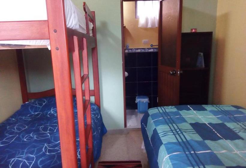 هاستل Hostal Surf Olón