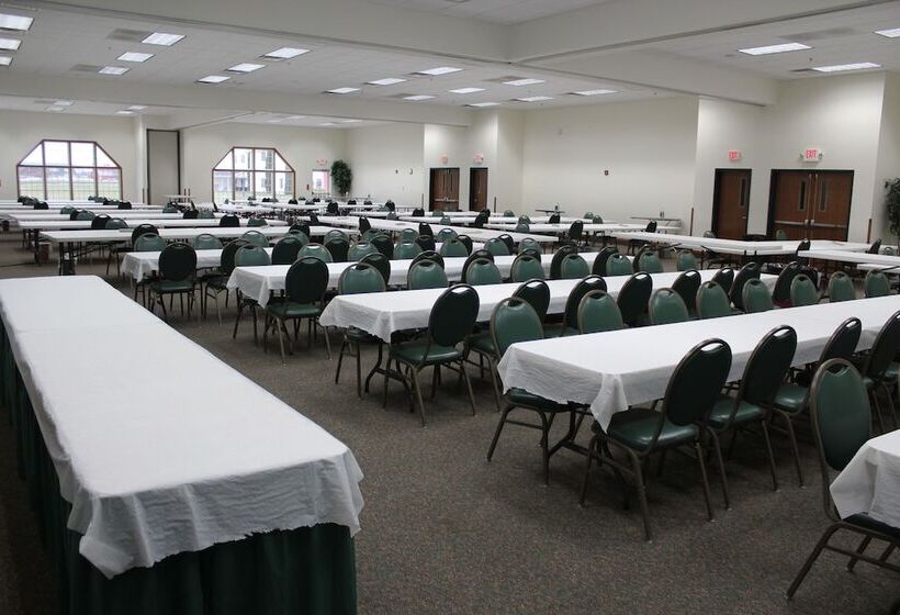 בית מלון כפרי Farmstead Inn And Conference Center