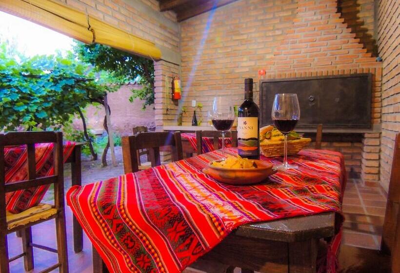 هتل Hostal Tierra De Vinos