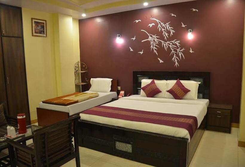 فندق Jinendra Inn