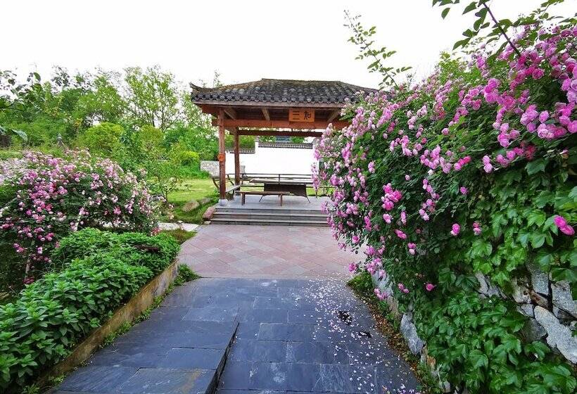 استراحتگاه Huangshan Huizhou Creek Villa