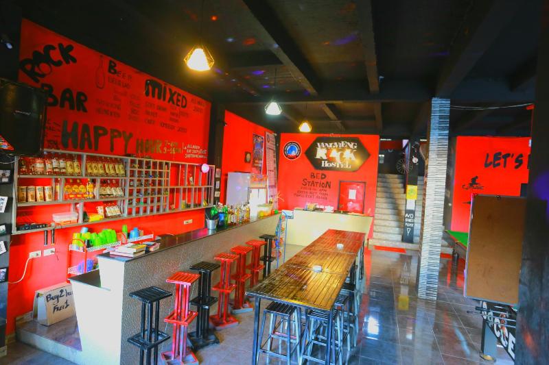 Vangvieng Rock Backpacker Rooftop Hostel