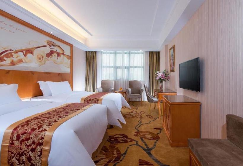 Отель Vienna  Chaozhou Bus Terminal Branch