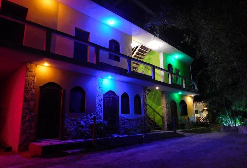 هاستل Hostal Maxima